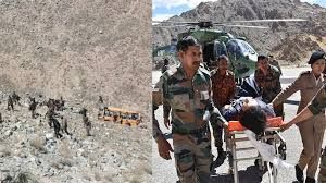  बस खाई में गिरने से सात लोगों की मौत, 20 घायल