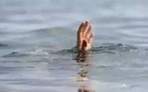 10 रुपये की शर्त के लिए तैरकर तालाब पार करने की कोशिश करने वाला युवक डूबा