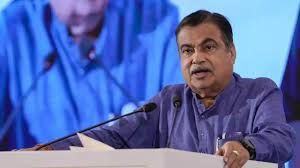 ढांचागत परियोजनाओं में 'मेड इन इंडिया' मशीनरी का इस्तेमाल करेंः गडकरी