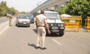  नये साल के जश्न के मद्देनजर  दिल्ली पुलिस ने सीमावर्ती इलाकों में सुरक्षा बढ़ाई