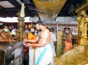 सबरीमला में भगवान अयप्पा स्वर्ण लॉकेट वितरण योजना आरंभ