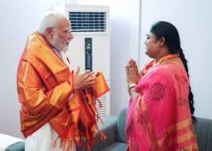 प्रधानमंत्री ने युवा खिलाड़ियों को प्रशिक्षित करने के लिए मल्लेश्वरी के प्रयासों की सराहना की