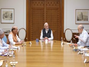 पहलगाम आतंकी हमला : पीएम मोदी ने बुलाई CCS की आपात बैठक, आतंकियों पर कठोर कार्रवाई का ऐलान