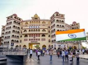 450 से अधिक भारतीय वाघा सीमा के रास्ते पाकिस्तान से स्वदेश लौटे