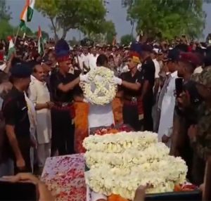 हरियाणा के पलवल में लांस नायक दिनेश कुमार का सैन्य सम्मान के साथ हुआ अंतिम संस्कार