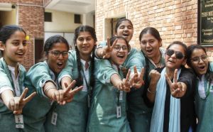 सीबीएसई ने घोषित किया 10वीं का रिजल्ट, लड़कियां रहीं अव्वल