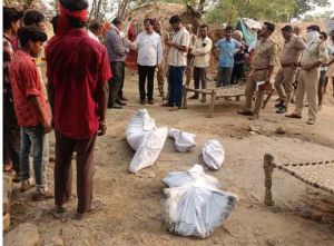 प्रयागराज में  गिरी आसमानी बिजली,  पति-पत्नी समेत दो बेटियां जिंदा जलीं  