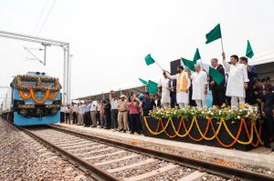 अश्विनी वैष्णव ने  देश के सबसे बड़े ऑटोमोबाइल गति शक्ति मल्टी-मॉडल कार्गो टर्मिनल का किया उद्घाटन