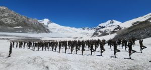 सियाचिन से लेकर विशाखापत्तनम तक भारतीय सेना ने मनाया अंतरराष्ट्रीय योग दिवस