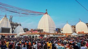 सावन का दूसरा सोमवार: ‘बाबा धाम’ में उमड़ा आस्था का सैलाब, 10 किमी लंबी कतार में लाखों श्रद्धालु