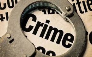 युवक ने नाबालिग प्रेमिका, उसकी मां और पिता पर चाकू से हमला किया...!