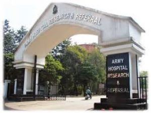  आर्मी हॉस्पिटल आर एंड आर ने एएलएलवाई प्रणाली से पहली रोबोटिक कस्टम लेजर मोतियाबिंद सर्जरी की