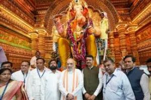 शाह मुंबई में लालबागचा राजा गणेश मंडल एवं मुख्यमंत्री आवास गए; शिंदे के साथ बैठक की