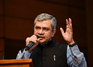 ग्लोबल चिप कंपनियों को आकर्षित कर रही भारत की कुशल युवा शक्ति: मंत्री अश्विनी वैष्णव ग्लोबल चिप कंपनियों को आकर्षित कर रही भारत की कुशल युवा शक्ति: मंत्री अश्विनी वैष्णव