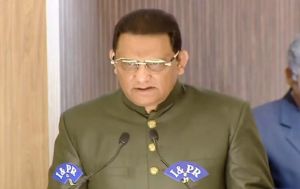 क्रिकेटर मोहम्मद अजहरुद्दीन ने तेलंगाना कैबिनेट मंत्री के रूप में ली शपथ क्रिकेटर मोहम्मद अजहरुद्दीन ने तेलंगाना कैबिनेट मंत्री के रूप में ली शपथ