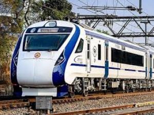  वंदे भारत ट्रेन की चपेट में आने से दो लोगों की मौत