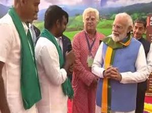 प्रधानमंत्री मोदी कोयंबटूर पहुंचे, रोड शो किया