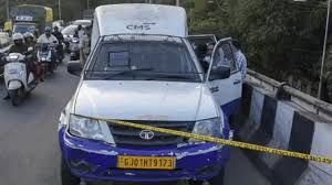 आरबीआई अधिकारी बनकर एटीएम कैश वैन को रोका, सात करोड़ रुपये लेकर हुए फरार