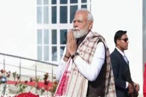 प्रधानमंत्री ने गुवाहाटी में स्मारक पर असम आंदोलन के शहीदों को श्रद्धांजलि दी प्रधानमंत्री ने गुवाहाटी में स्मारक पर असम आंदोलन के शहीदों को श्रद्धांजलि दी