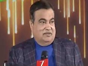 कांग्रेस की धर्मनिरपेक्षता की विचारधारा के कारण भारत 'हिंदू-मुस्लिम समस्याओं' का सामना कर रहा:गडकरी कांग्रेस की धर्मनिरपेक्षता की विचारधारा के कारण भारत 'हिंदू-मुस्लिम समस्याओं' का सामना कर रहा:गडकरी