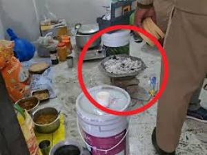 अंगीठी के धुएं से दम घुटने से पांच लोगों की मौत