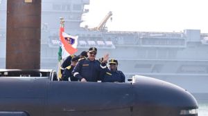 राष्ट्रपति द्रौपदी मुर्मु ने नौसैनिक पनडुब्बी पर की ऐतिहासिक यात्रा