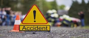 सड़क हादसे में पांच लोगों की मौत; तीन अन्य घायल