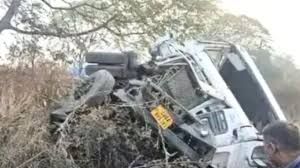 सड़क हादसे में पांच पुलिसकर्मियों की मौत, मुख्यमंत्री ने अनुग्रह राशि की घोषणा की