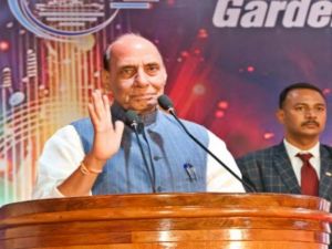  तकनीक आधारित दौर में अत्याधुनिक जहाज निर्माण पर जोर, जीआरएसई से रक्षा मंत्री की अपील