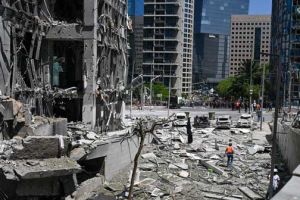 कतर में फंसे भारतीयों के लिए एडवाइजरी, दूतावास ने कहा- जरूरी होने पर ही बाहर निकलें