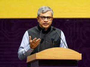  बंगाल, केरल, तमिलनाडु की 'विकास विरोधी' सरकारें रेलवे परियोजनाओं को पूरा नहीं होने दे रहीं: वैष्णव