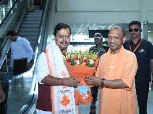 भाजपा अध्यक्ष नितिन नवीन ने मुख्यमंत्री योगी के साथ बाबा विश्वनाथ के दर्शन-पूजन किए