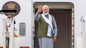मोदी फ्रांस, स्लोवाकिया की सप्ताह भर की यात्रा पर रवाना, जी7 शिखर सम्मेलन में भाग लेंगे मोदी फ्रांस, स्लोवाकिया की सप्ताह भर की यात्रा पर रवाना, जी7 शिखर सम्मेलन में भाग लेंगे