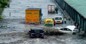  पूर्वोत्तर में बारिश से तबाही तो उत्तरी राज्यों में भीषण गर्मी