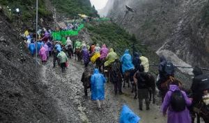 अमरनाथ यात्रा छह दिन बाद फिर शुरू, जम्मू से 6,000 से अधिक तीर्थयात्री रवाना अमरनाथ यात्रा छह दिन बाद फिर शुरू, जम्मू से 6,000 से अधिक तीर्थयात्री रवाना