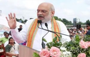 गृह मंत्री अमित शाह ने LNG से चलने वाली देश की पहली ट्रेन को दिखाई हरी झंडी