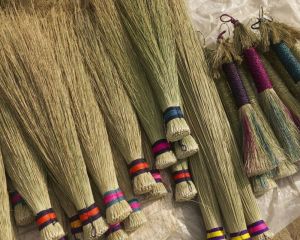  घर में झाड़ू का इस्तेमाल करते वक्त ना करें ये गलतियां.....