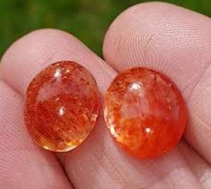  कुंडली में सूर्य को मजबूत करने धारण करें ये रत्न...