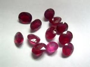 मान-प्रतिष्ठा, रिश्तों और स्वास्थ्य पर सीधा असर डालता है माणिक्य मान-प्रतिष्ठा, रिश्तों और स्वास्थ्य पर सीधा असर डालता है माणिक्य