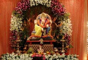 गणेश चतुर्थी पर ही नहीं, पूजा घर में भी ऐसे रखें गणेश जी की मूर्ति, खत्म हो जाएंगे घर के वास्तु दोष गणेश चतुर्थी पर ही नहीं, पूजा घर में भी ऐसे रखें गणेश जी की मूर्ति, खत्म हो जाएंगे घर के वास्तु दोष