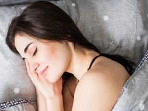 महिलाएं भूलकर भी इस दिशा में न सोएं..... रिश्तों में आ सकती है दरार महिलाएं भूलकर भी इस दिशा में न सोएं..... रिश्तों में आ सकती है दरार