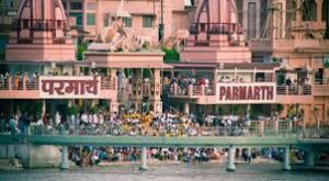 सावन में आध्यात्मिक यात्रा के लिए भारत के शांत और शक्तिशाली आश्रम सावन में आध्यात्मिक यात्रा के लिए भारत के शांत और शक्तिशाली आश्रम