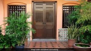  इस दिशा में हो घर का द्वार तो माना जाता है बेहद अशुभ