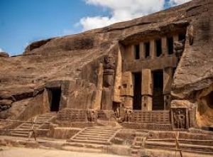  कन्हेरी, जहां एक ही पहाड़ को तराश कर बनाई गई हैं 109 गुफ़ाएं