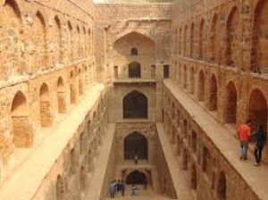 देश की भयावह जगहों में से एक अग्रसेन की बावली