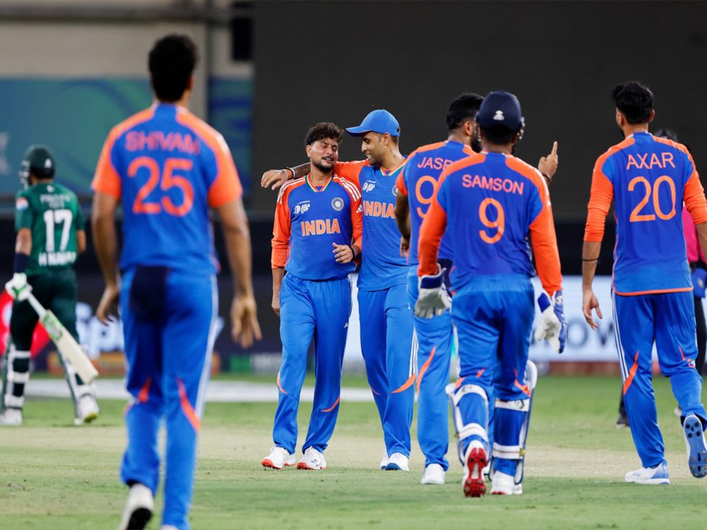 टीम इंडिया की मुख्य प्रायोजक बनी ‘अपोलो टायर्स’, बीसीसीआई ने किया ऐलान टीम इंडिया की मुख्य प्रायोजक बनी ‘अपोलो टायर्स’, बीसीसीआई ने किया ऐलान