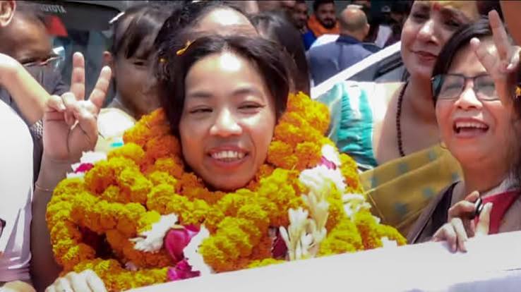 राष्ट्रमंडल खेल पदक विजेता खिलाड़ियों का स्वदेश लौटने पर भव्य स्वागत राष्ट्रमंडल खेल पदक विजेता खिलाड़ियों का स्वदेश लौटने पर भव्य स्वागत