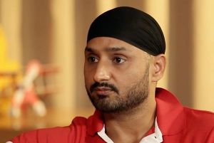 हरभजन जालंधर में पांच हजार परिवारों को खाना खिलायेंगे