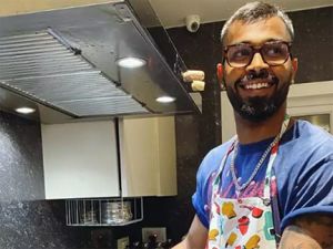 पापा बनने के बाद हार्दिक पंड्या की 'ड्यूटी' शुरू, शेयर की तस्वीर