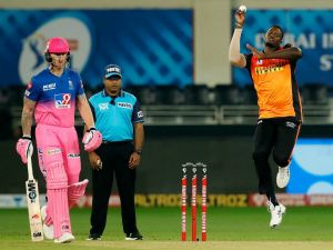 मनीष-विजय की शतकीय साझेदारी ने दिखाया कमाल, सनराइजर्स ने राजस्थान रॉयल्स को आठ विकेट से हराया मनीष-विजय की शतकीय साझेदारी ने दिखाया कमाल, सनराइजर्स ने राजस्थान रॉयल्स को आठ विकेट से हराया